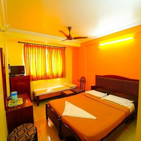 Amogha Residency Hotel ไมซอร์ ภายนอก รูปภาพ