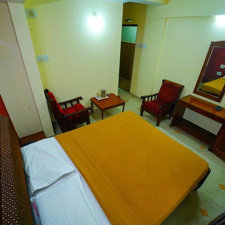 Amogha Residency Hotel ไมซอร์ ภายนอก รูปภาพ