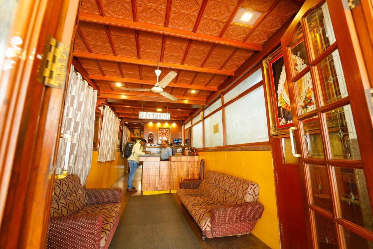 Amogha Residency Hotel ไมซอร์ ภายนอก รูปภาพ
